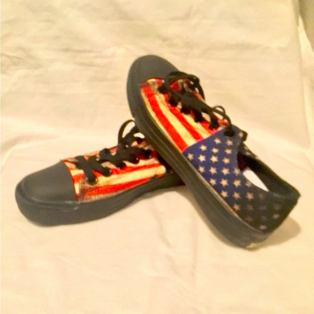 RAAD shop low top sneakers, American flag, size 5